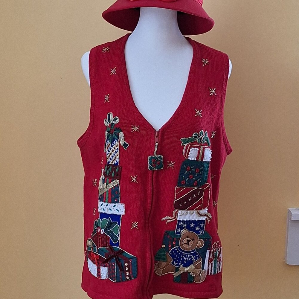Heirloom Collectibles women's vintage Christmas sweater vest. - Picture 2 of 8